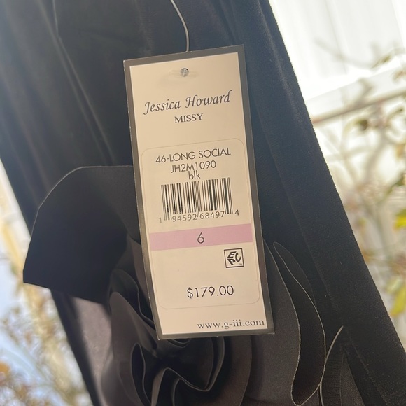 Jessica Howard - Women's Rosette Waterfall-Ruffle Gown Missy Size 6 - Picture 12 of 16